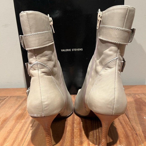 Valerie Steven’s Leather Heeled Boot - Picture 6 of 10